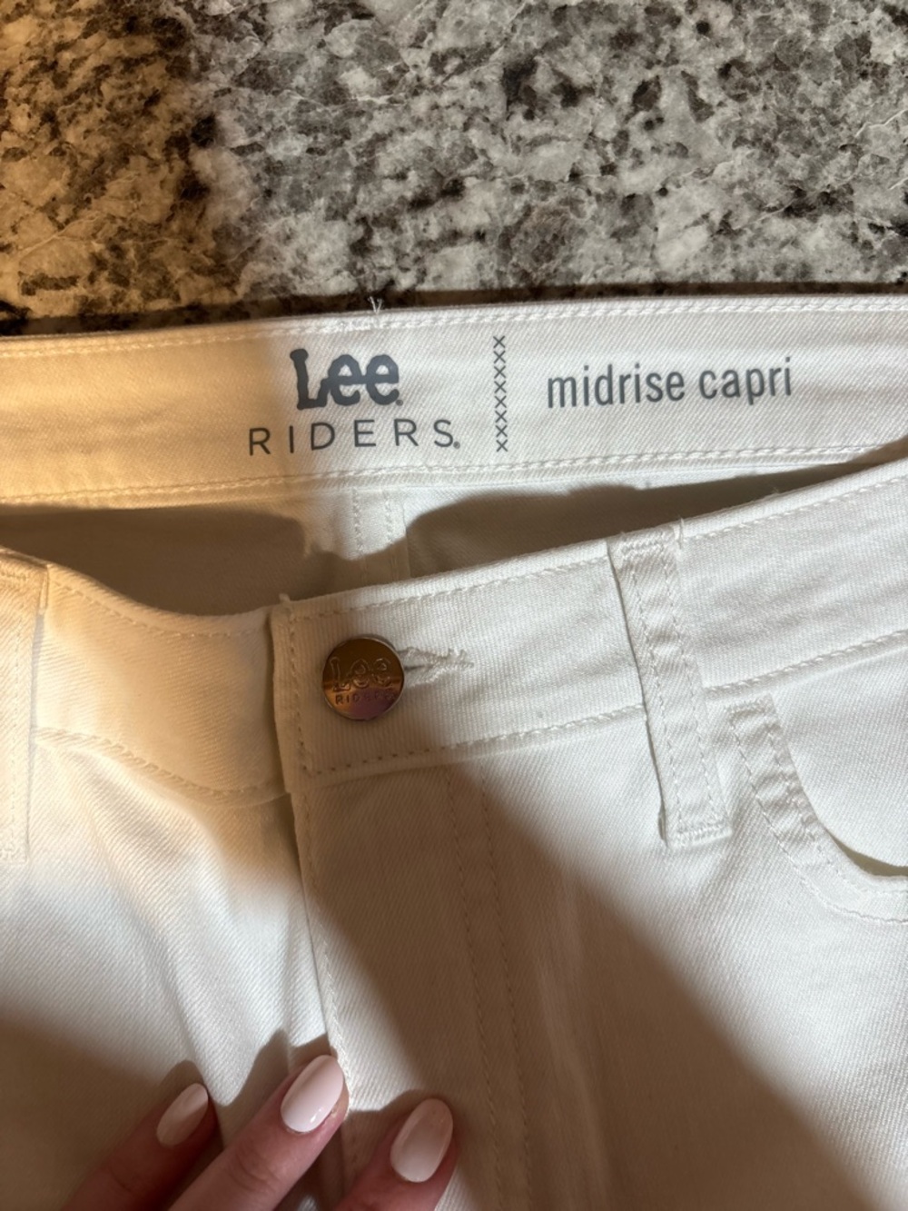 Lee Midrise Capri Jeans in White